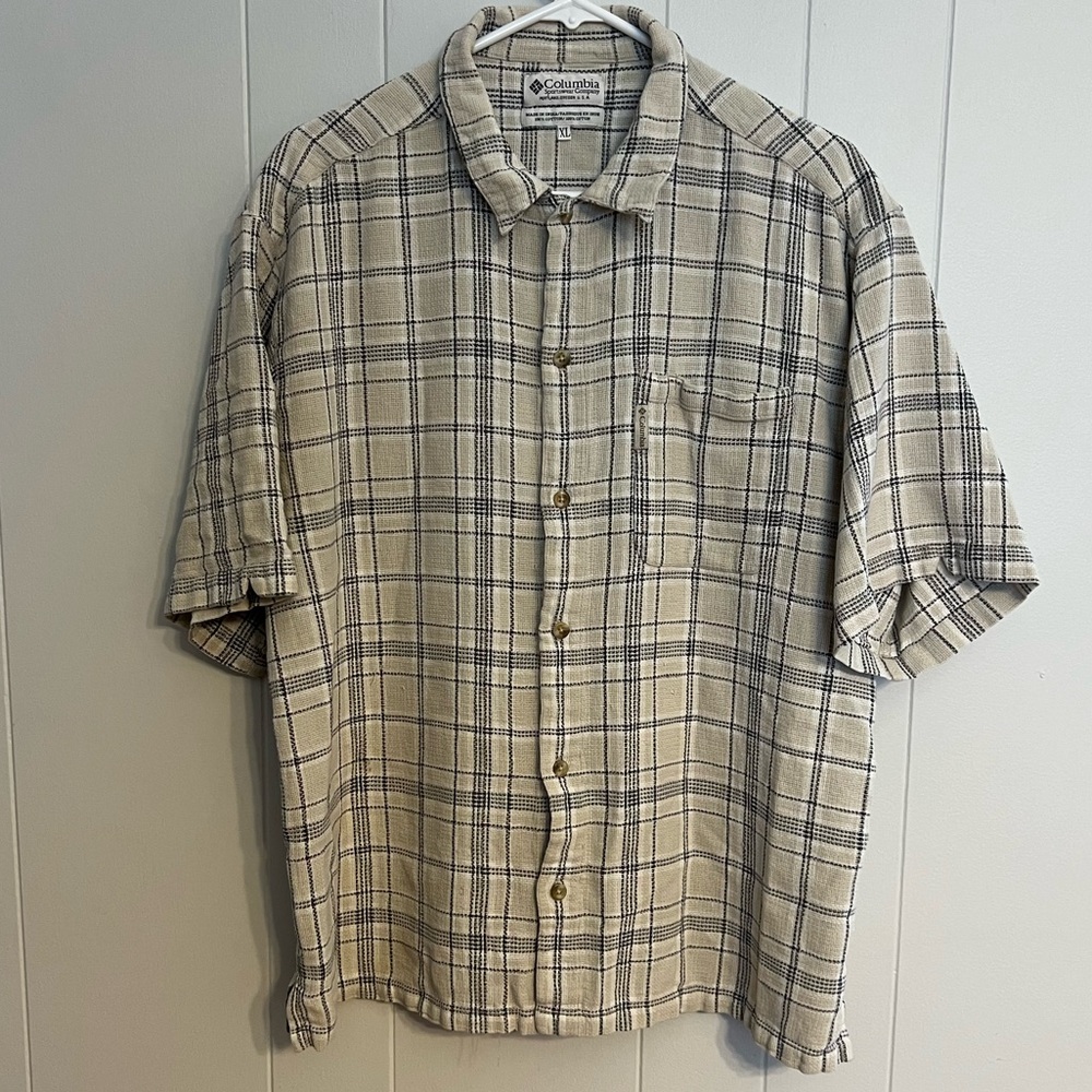 Columbia short sleeve button-down size‎ XL